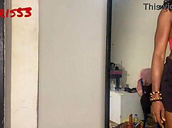 嗯，我的骚逼随便你玩，快来干它吧！