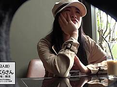 嘿，看这个日本素人妹子爆爽口爆，射脸超刺激！