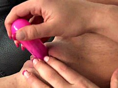 watch this brunette teen masturbating with toys?