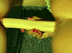 性玩具舔逼让女同空姐疯狂高潮！