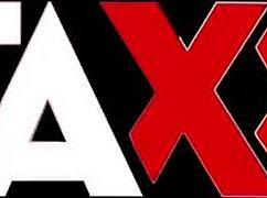 两个怀孕的棕发美女在狂野群交中被猛烈操！