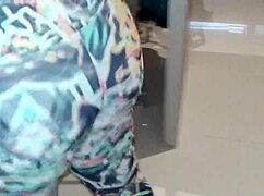 she says, 'ganhou mais uma calça e body novos trying on lycra'