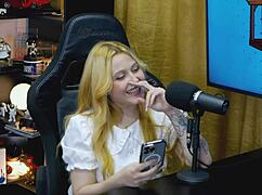 Ninfeta Viamms rates Ruan's thick rod during outdoor massage