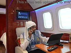 嘿，想在飞机上快速骑大屌爽一波吗？