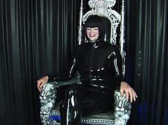 I was a plaything for a transsexual dominatrix, and it was hot