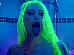 Rave girl 2 CYBER SHOWER fun.