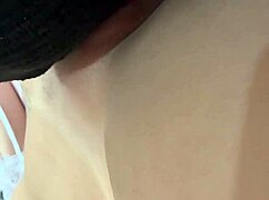 卧槽！小偷闯网红家狂舔骚逼不手软