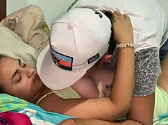 me follo a mi hermanastra fuertemente hasta eyacular dentro de su coño con monster cock