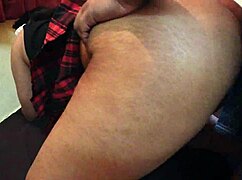 我弯腰让继叔叔后入大屁股马来妹