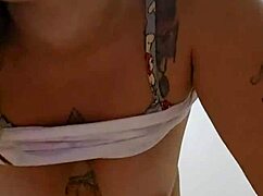 I'm trying to convince my boyfriend to leave his wife for me