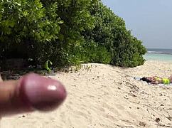 Mary让她的丝袜在恋物游戏中被撕破