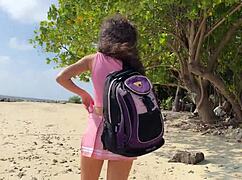 Mary让她的丝袜在恋物游戏中被撕破