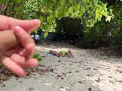 Mary让她的丝袜在恋物游戏中被撕破