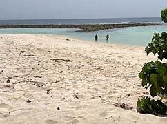 Mary让她的丝袜在恋物游戏中被撕破