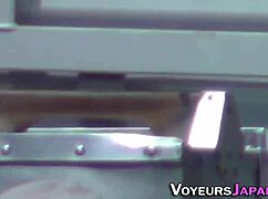 亚洲18+嫩妹偷偷玩具玩小穴