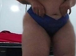 what a hot bitch vivi guedez is getting massaged outdoors