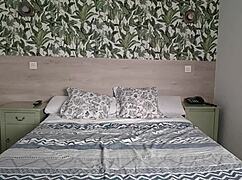 does my friend's husband want to fuck me?