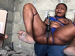 Pleasing a paying fan outdoors 😏