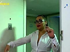 prima secretaria me visita y me da la mejor mamada del mundo - ft dulcecorrentina by pantherarg