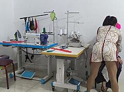 缝纫作坊激烈按摩闪现大屁股