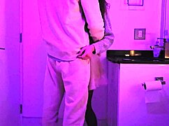 teen gets fucked in the club toilet