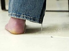 Alice Maze Soaks Her Jeans With Wet Pussy