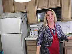 milking my stepson in the kitchen before his date, so hot! 🔥