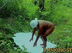 饥渴BBW弯腰迎接巨鸡巴湿润传教士