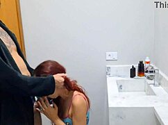 嘿，继女，在浴室里被这么猛干？