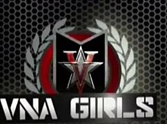 Cougar Sara Jay hangs out with lesbian Aria Carson