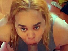 travesti boqueteira engasga com pauzão cavalo de 27cm, toma leitada na cara em pov caseiro gay.