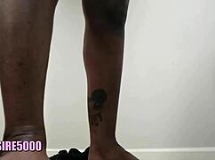 Look at this ebony MILF housewife twerking her fat ass with that small waist – so sexy!