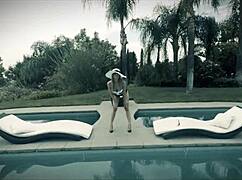 JILLIAN JANSON RUBS HER CLIT TO MAKE HERSELF CUM OUTDOOR