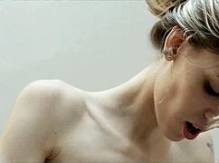 业余18+少女猛吸大屌狂操