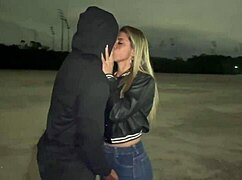 Esposa Com Outro Na Frente Do Corno Dando Gostoso Em Via Publica