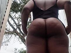 Wow, check this amateur camera catching a curvy Latina in lingerie at the beach!