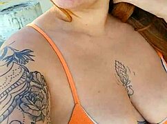 Coloquei Os Peitos Pra Fora E Vou Tentar Comprar Alguma Coisa E Pagar Com Os Peitos