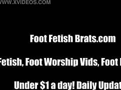 Cherry can't stop thinking about sucking Sarah's toes every night