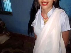 First Time Virgin Indian Girlfriend Tries Outdoor Sex In Hindi Video
