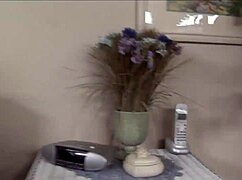 想看翘臀黑妞被大屌速干吗