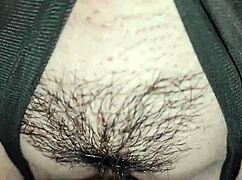 小姨子热情享受小鸡巴