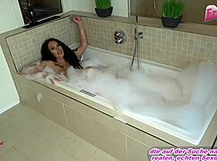 a married man cheats in the bath with a german latina, swallowing everything