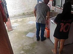 Housewife pays washing machine tech with her ass while hubby’s out! 🍑