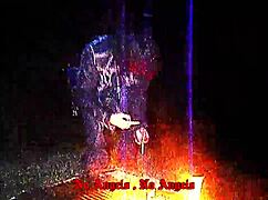 视频里大奶大屁股狂摇