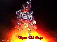 视频里大奶大屁股狂摇