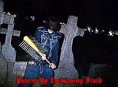 视频里大奶大屁股狂摇