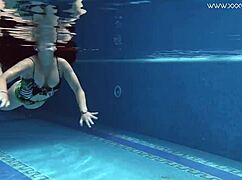 Does Diana Rius touch her hot tits underwater?