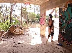 Sexo Raw em Praia Paradisiaca Ibiza com Porra Facial