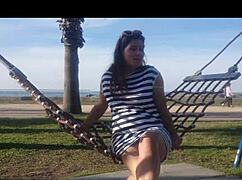 裸体拉丁黑发妹公共海滩翘屁股