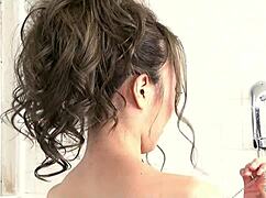 我看着娇小18+日本少女在按摩店被内射